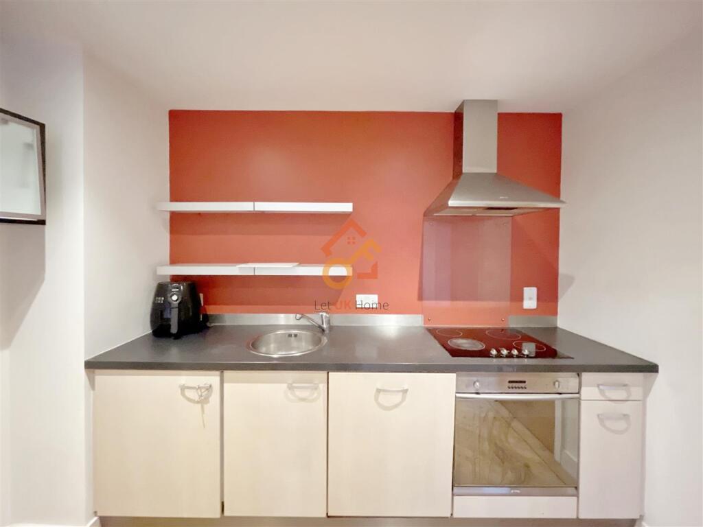 Apartment in Birmingham, West Midlands - More
