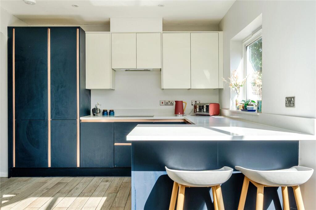 House in Kingston upon Thames - View 4