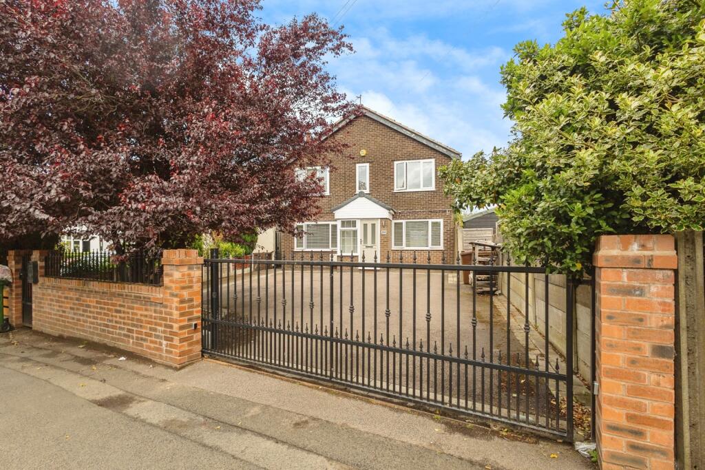 4-bed detached on Newmarket Road, Ashton-under-Lyne, Greater Manchester, OL7, £490,000