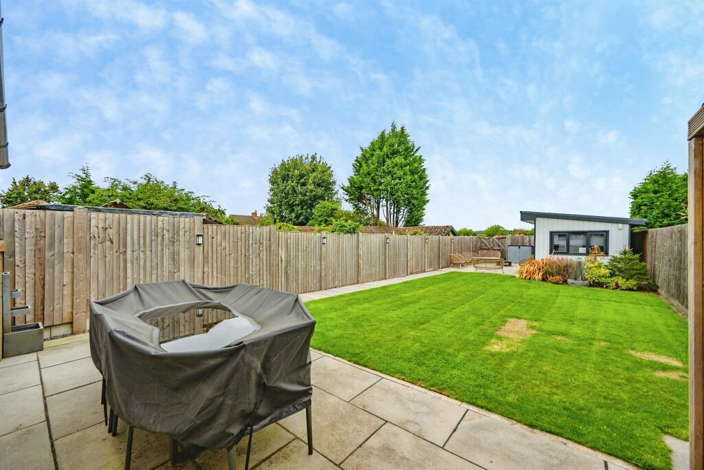 House in East Staffordshire, Uttoxeter - View 4