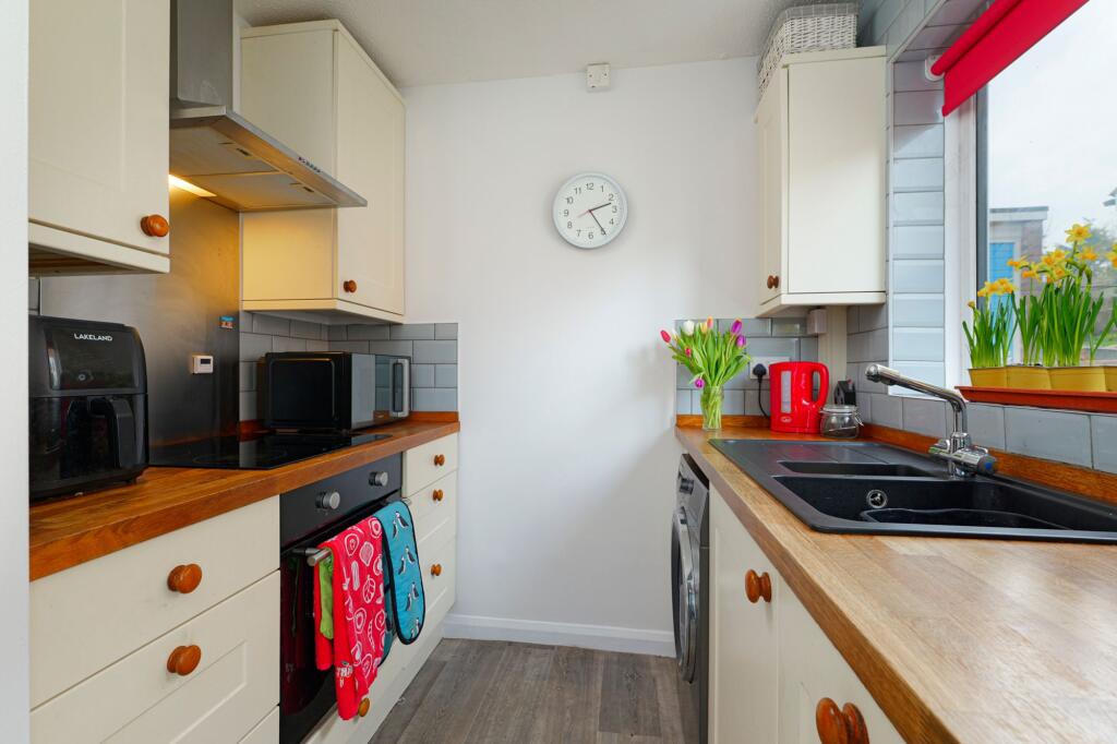Hogben Close, Lyminge, CT18 photo 3