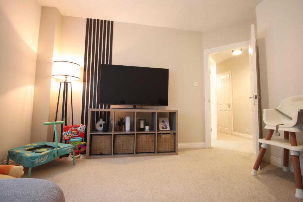 Apartment in Southampton - View 4