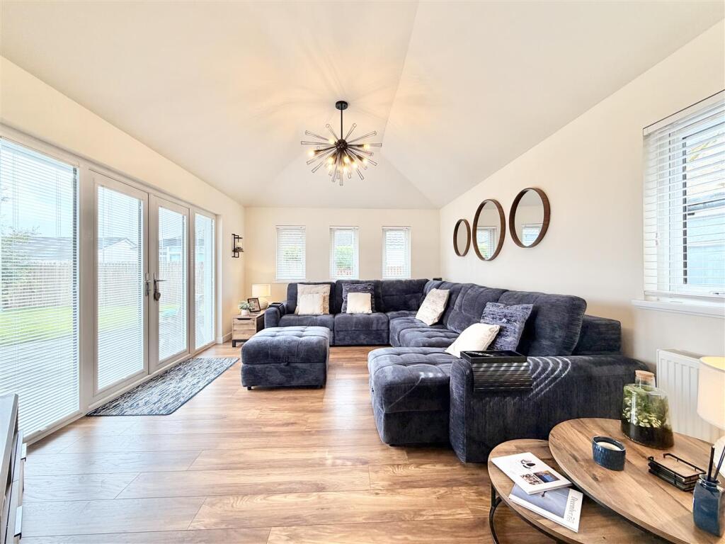 House in Quarter, Limekilnburn - More