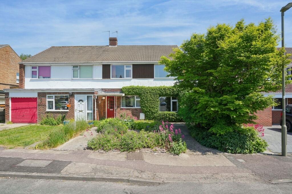 Main image of property: Truelocks Way, Wantage, OX12