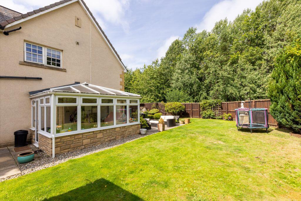 Apartment in Edinburgh, Baberton, Juniper Green - More