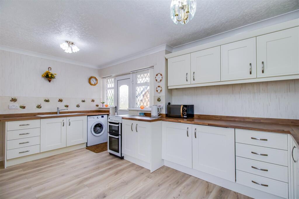 Pinfold Drive, Crofton photo 2
