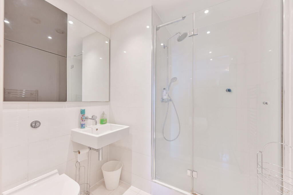 Apartment in Harrow - View 4