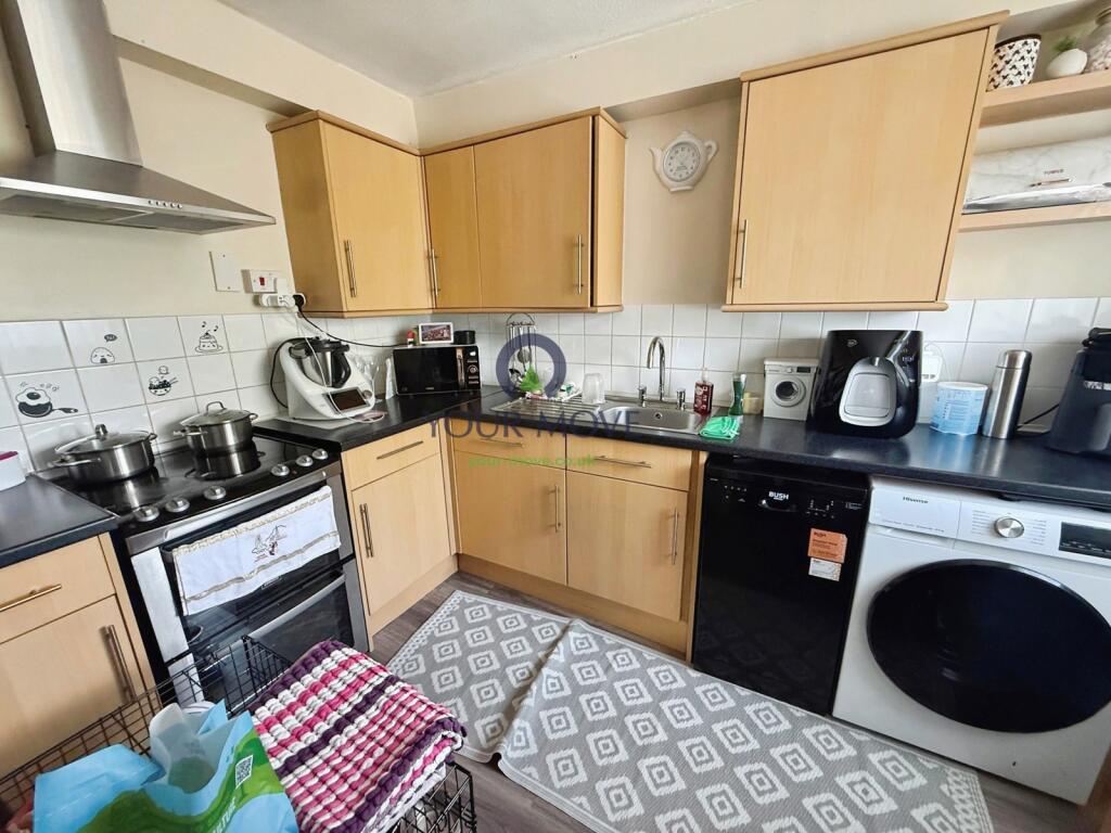 Apartment in Sutton - View 3
