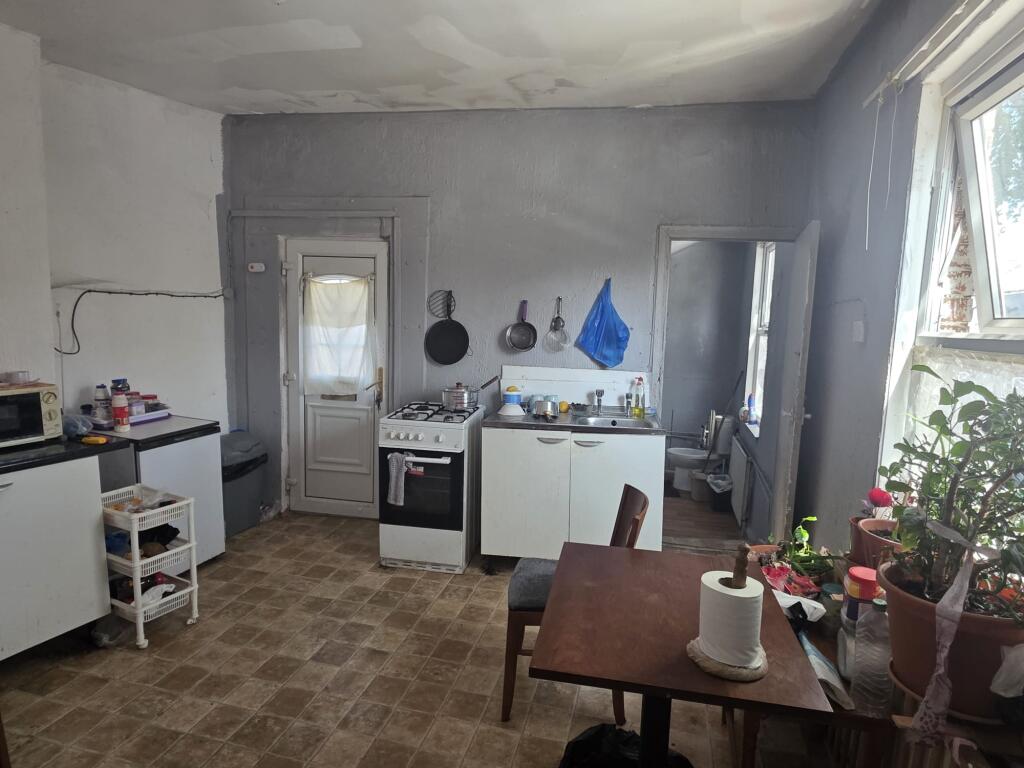 Lounge/Kitchen