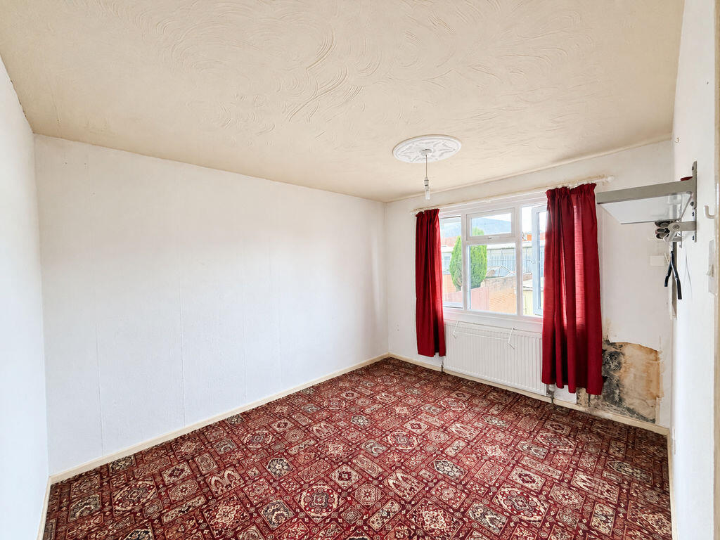 House in Walsall, West Midlands - More