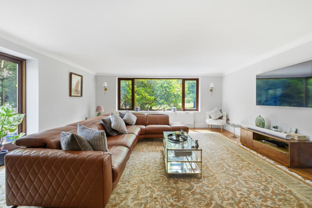 House in East Hertfordshire, Gilston - More