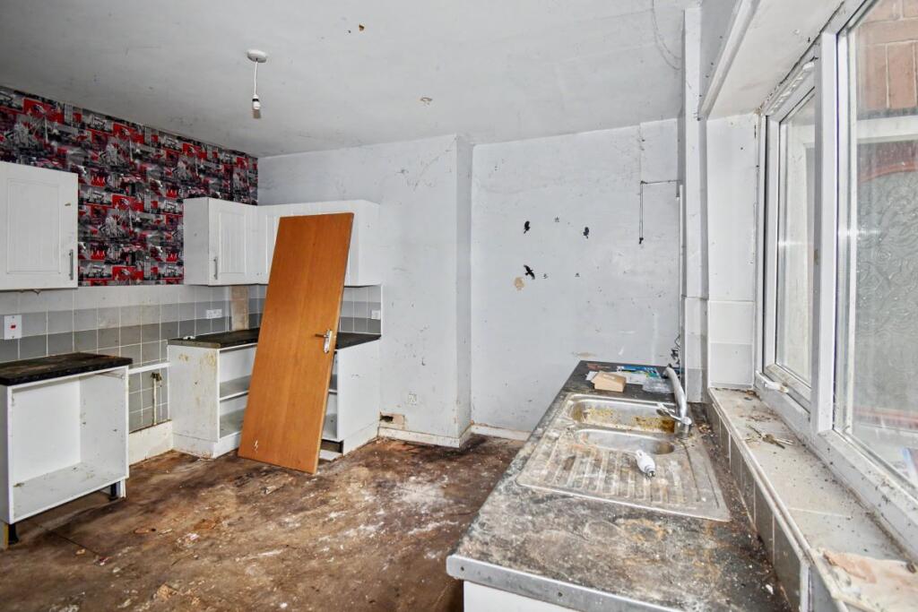 House in Wakefield, Hemsworth - View 5