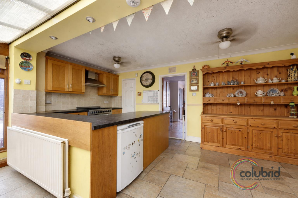 House in Thurrock, Essex - More