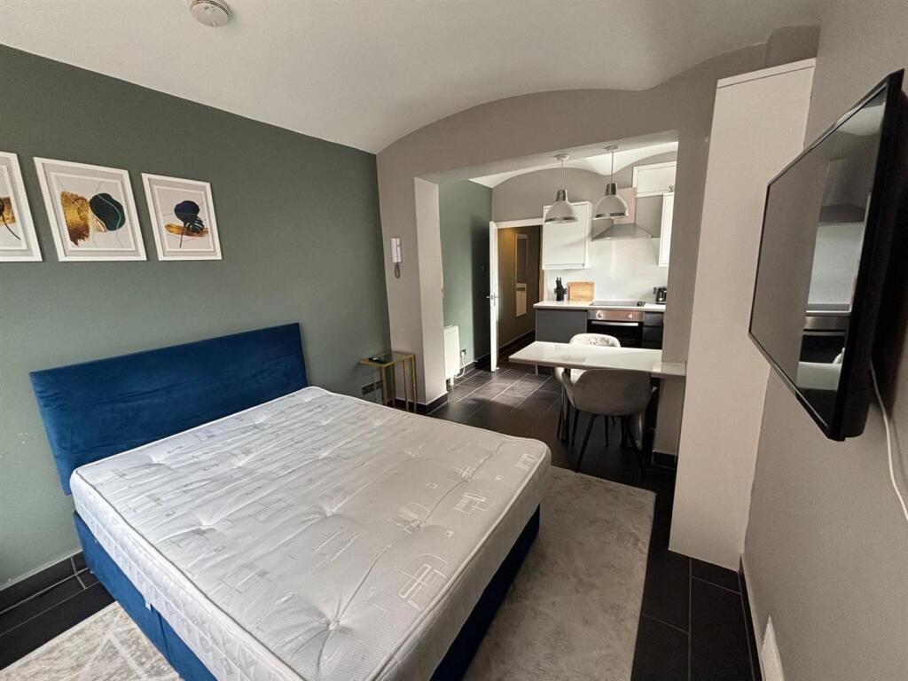 Main image of property: 34 Windsor Court, Windsor Street, Brighton