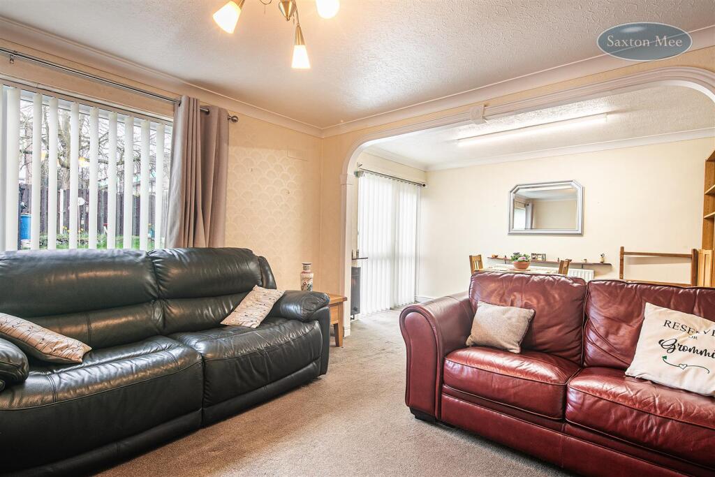 House in Sheffield, Winn Gardens, Wadsley - View 3