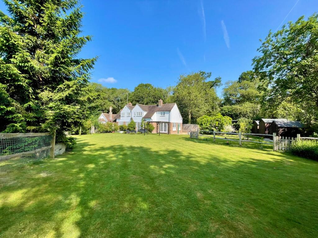 House in Henfield, Woodmancote