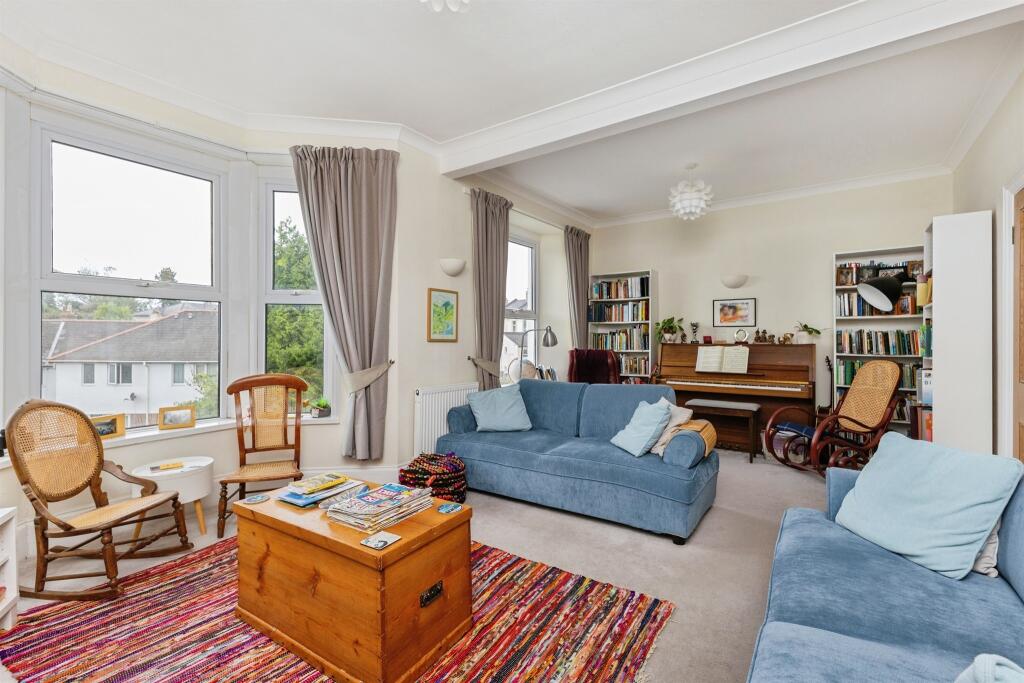 House in Torquay, Torbay - More
