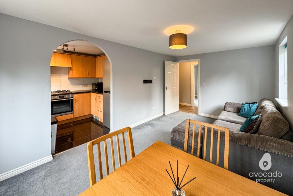 Gloucester Avenue, Shinfield, RG2 - View 5