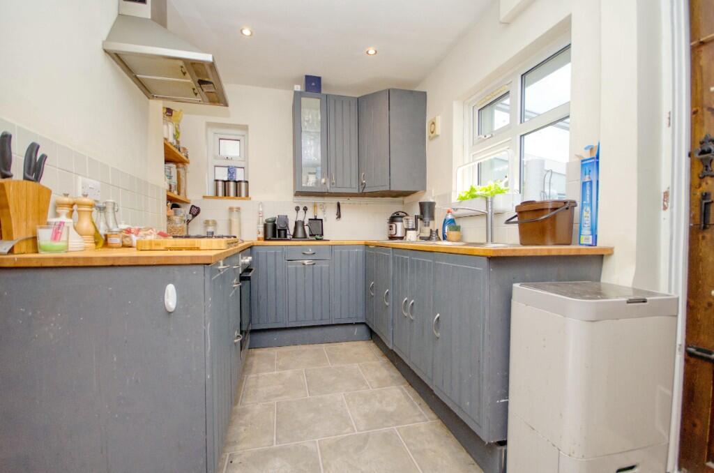 Magnolia Road, Southampton, Hampshire, SO19 photo 4