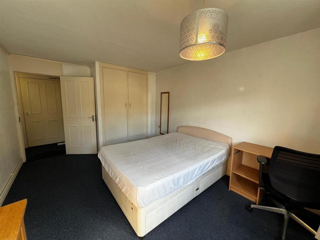 Apartment in Canterbury, Hales Place - View 4