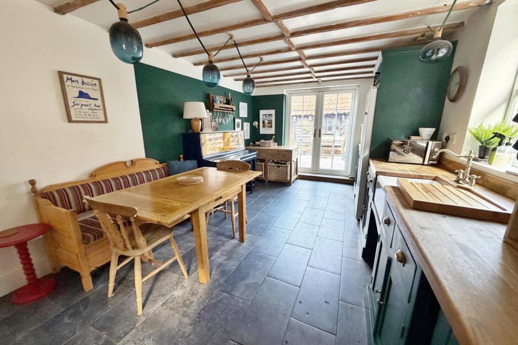 House in Luton - View 5