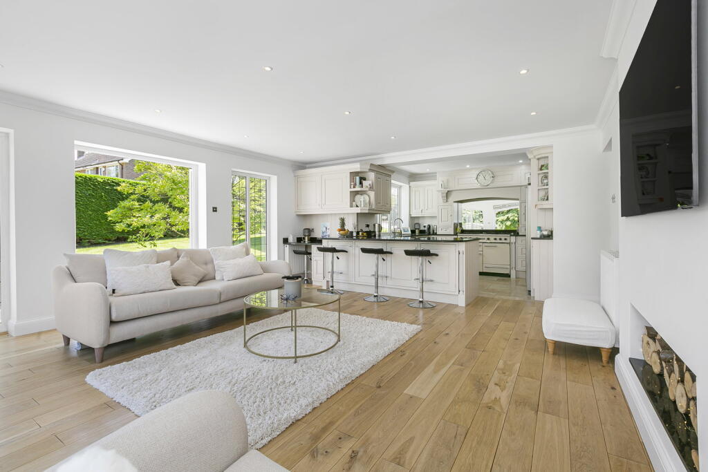 House in Mole Valley, Surrey - View 3