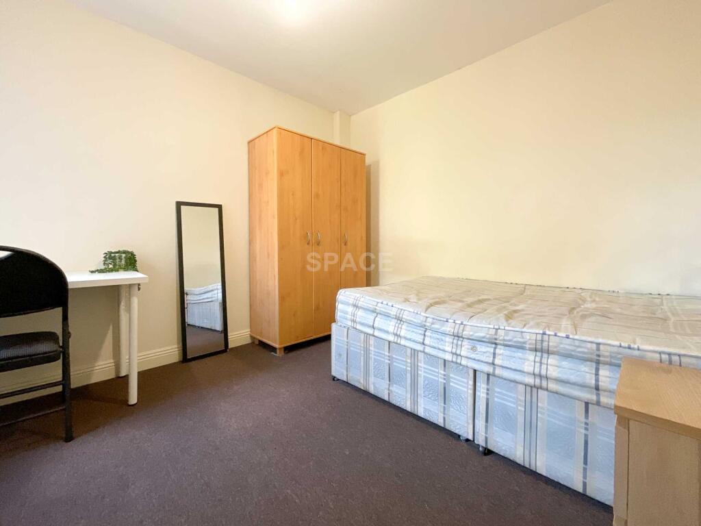 Main image of property: Swainstone, Reading, Berkshire, RG2 0DX