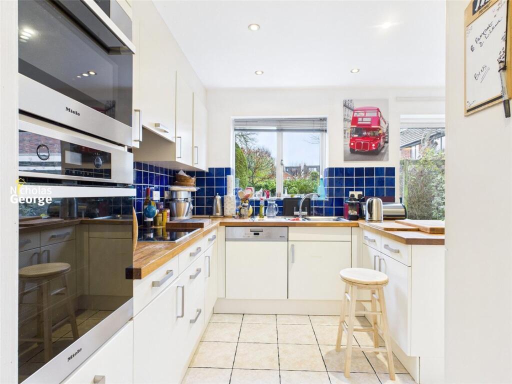 Additional image 6 of Foxes Meadow, Cotteridge, B30 1BQ