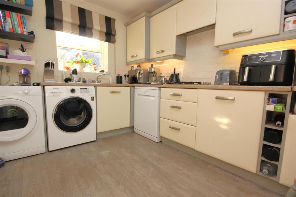 House in Higham Ferrers, North Northamptonshire - View 3