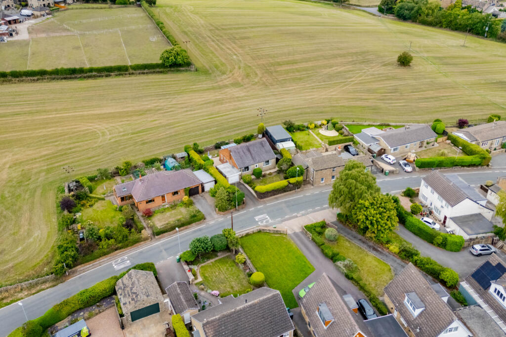 House in Huddersfield, Little Lepton, Kirkburton - View 3