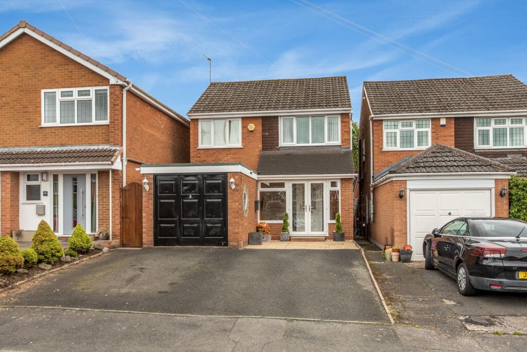 3-bed detached on Banbery Drive, Wombourne, WV5, £359,950