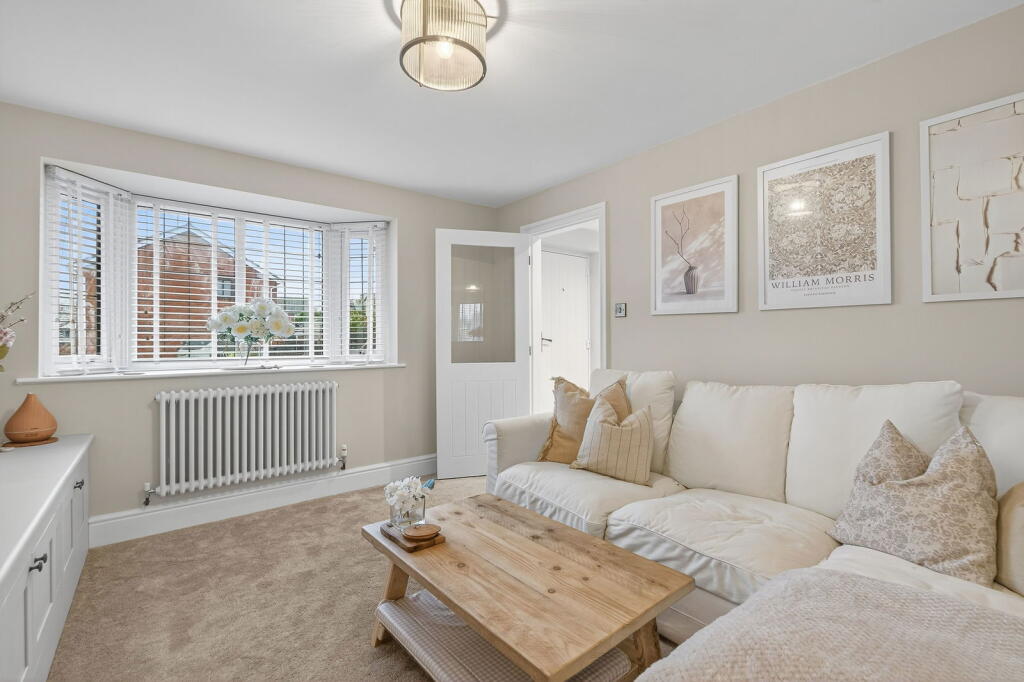 Russet Close, Market Harborough, LE16 7JA photo 4