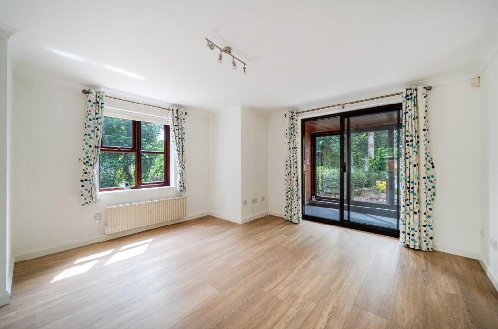 Apartment in Exeter, St Leonards - More