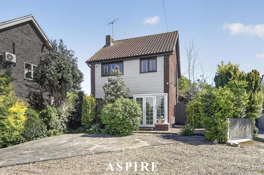 3-bed detached on Down Hall Road, Rayleigh, £400,000