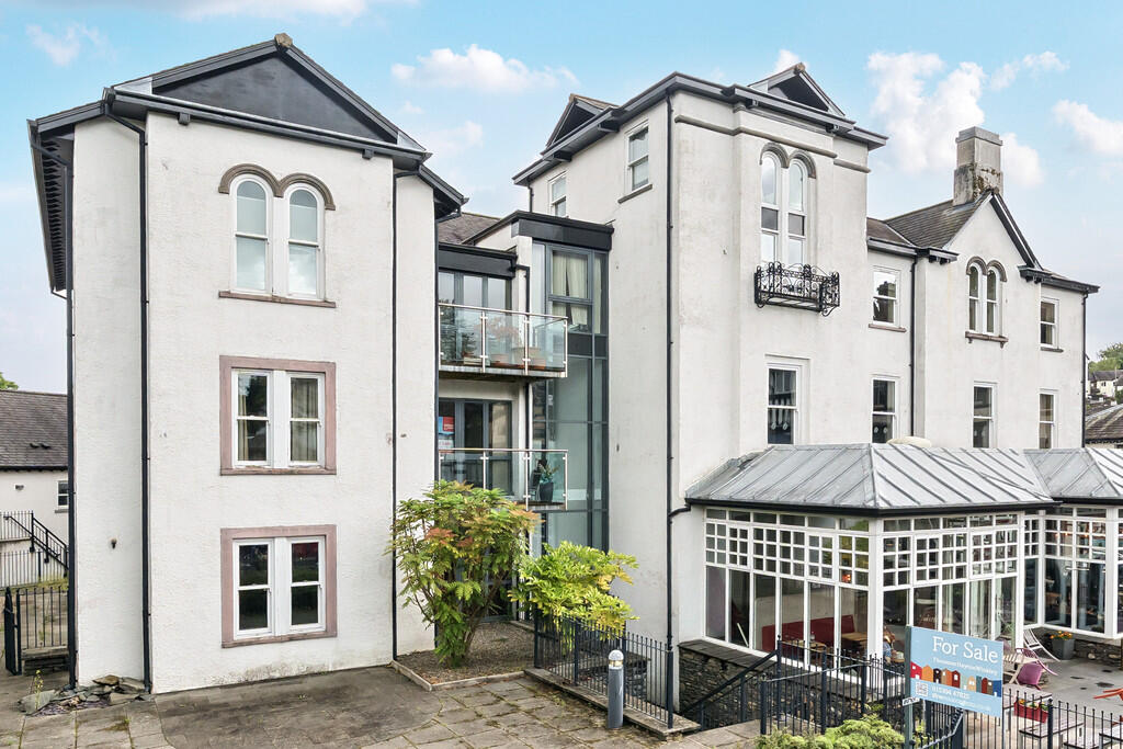 2-bed flat on 3 The Royal, Church Street, Bowness-on-Windermere, LA23 3GN, £435,000