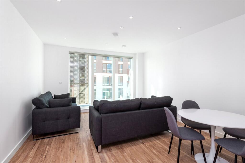 Main image of property: Chatham Waters, South House, Gillingham Gate Road, Gillingham, ME4