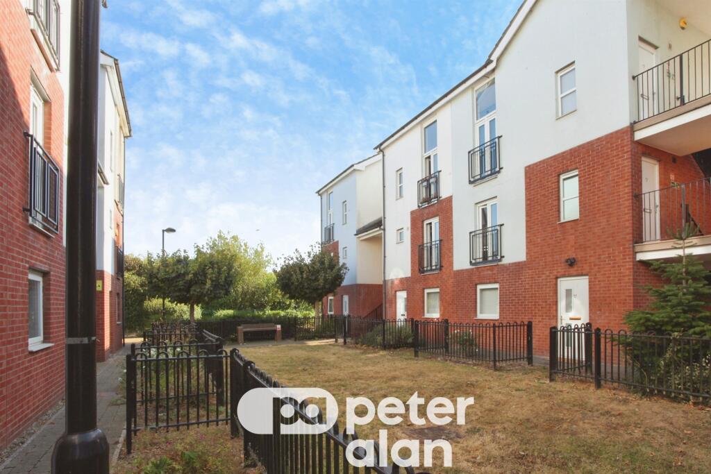 Apartment in Newport - More