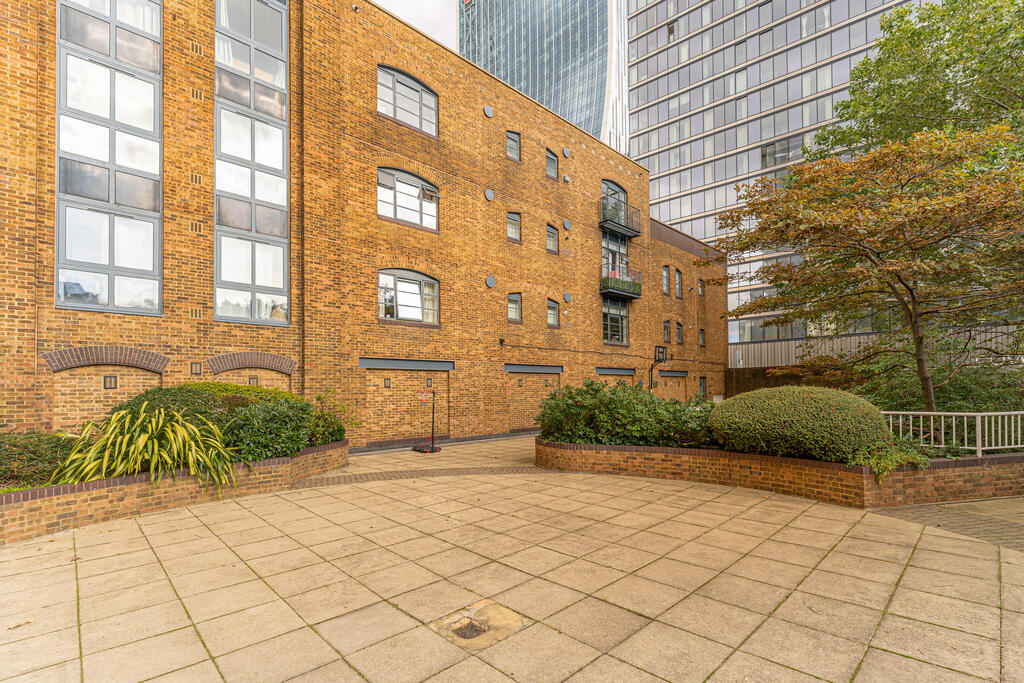 Main image of property: Quayside House, Canary Wharf E14