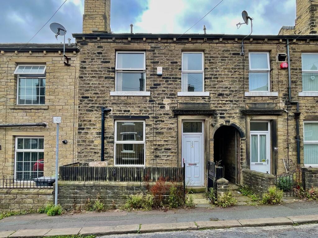2-bed terraced on Wellington Street, Huddersfield, HD3, £119,950