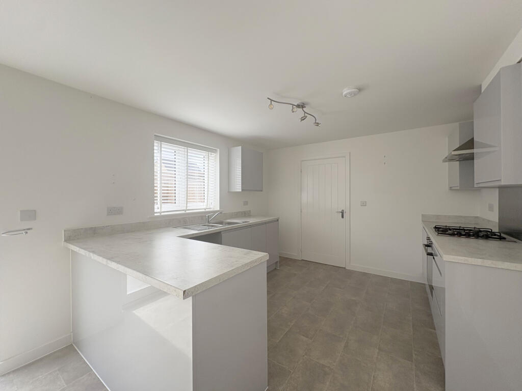 House in Gloucester - View 4
