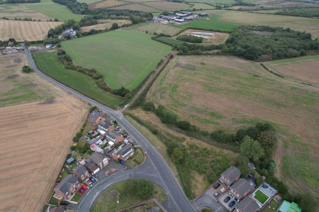 Leyland Green Road, Ashton In Makerfield, Wigan - View 4