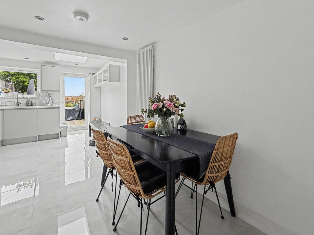 House in London - View 4