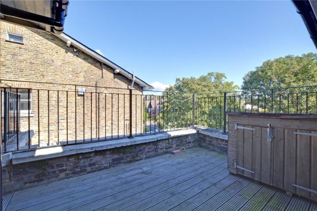 Apartment in London - View 5