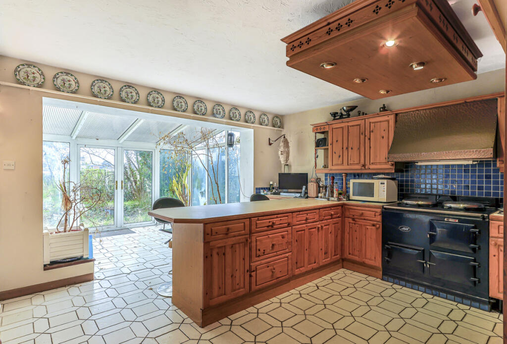 Additional image 20 of Sandbanks Road, Poole, BH14