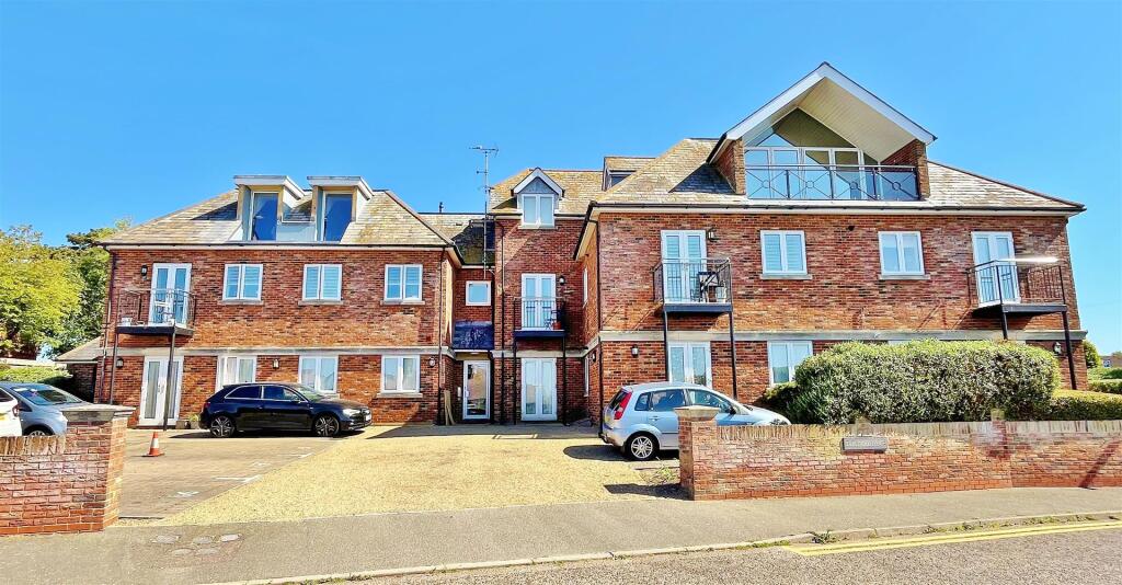 Main image of property: Earlswood Lodge, Naze Park Road, Walton-on-the-Naze
