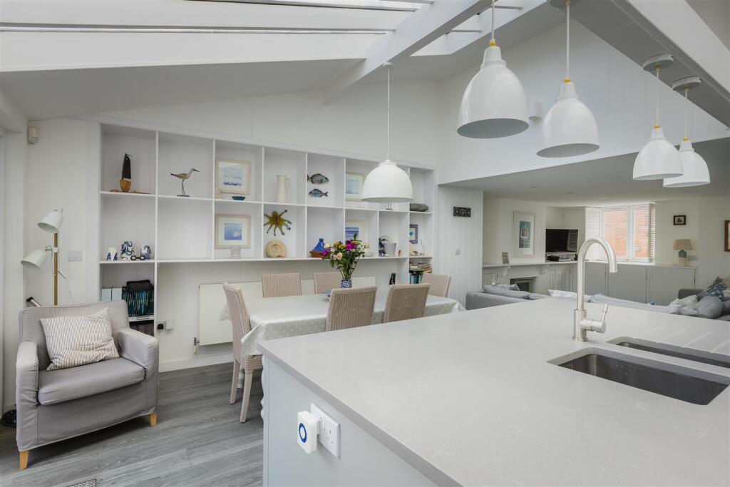 House in Dorchester - View 3