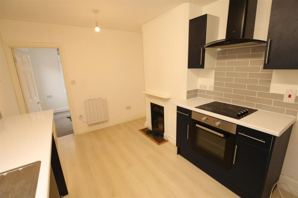 Apartment in Northampton - View 3