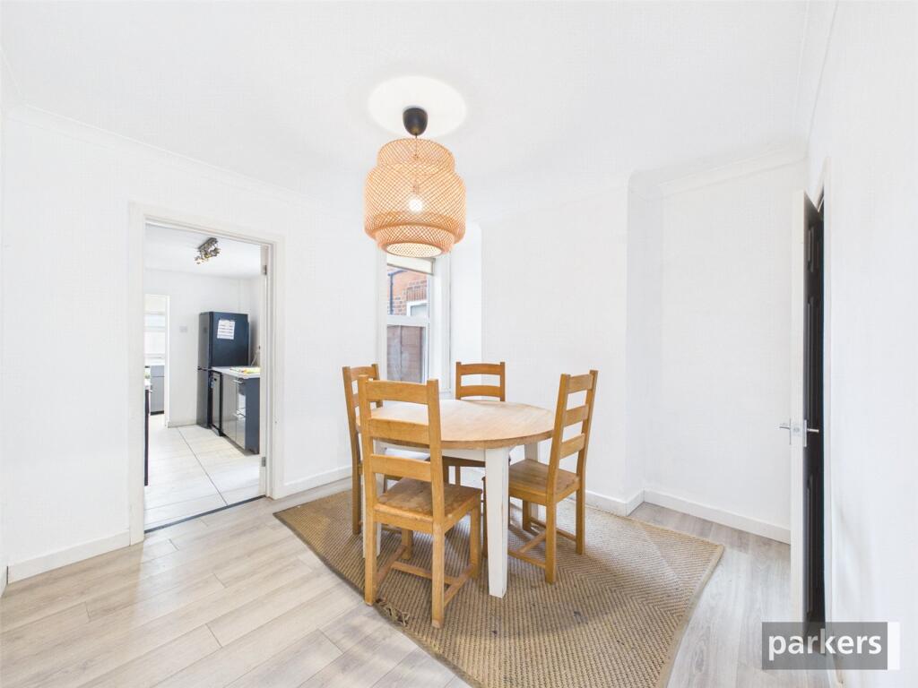 Wykeham Road, Reading, Berkshire, RG6 photo 4