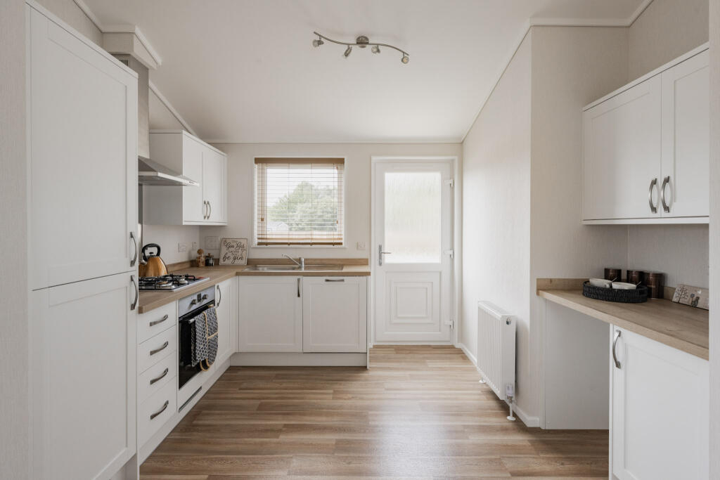 Two Bed Prestige Sonnet (40x20), Belton Country Park, Stepshort, Belton, Norfolk, NR31 9JS photo 3