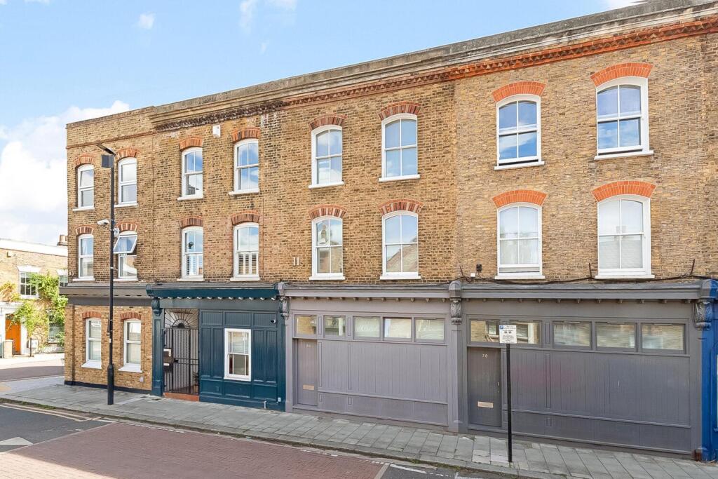 Apartment in London - More